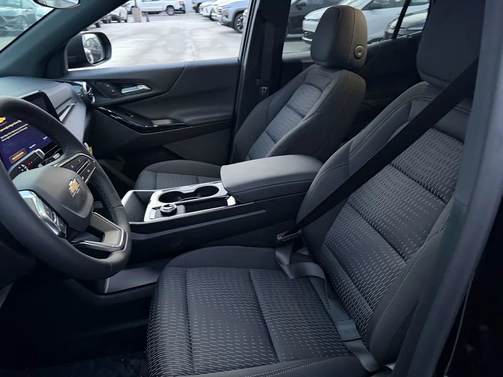 New 2027 Mosaic Black Metallic Chevrolet LT image 10