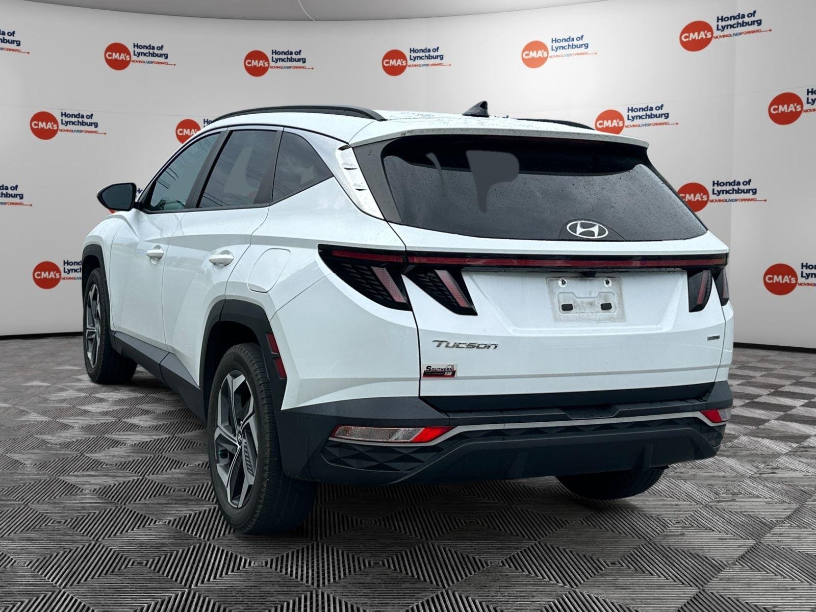 Used 2022 Quartz White Hyundai SEL image 3