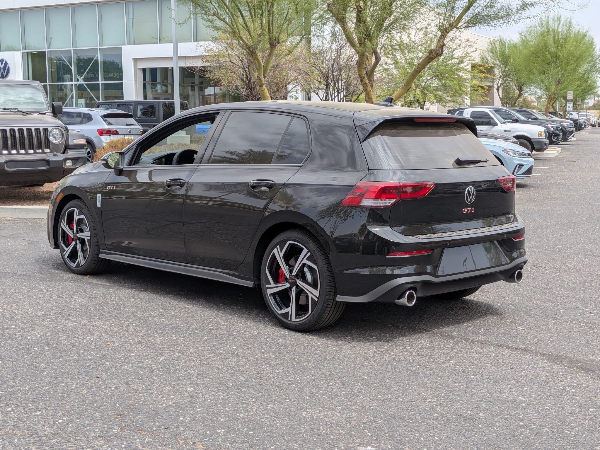 New 2026 Mythos Black Metallic Volkswagen SE image 2