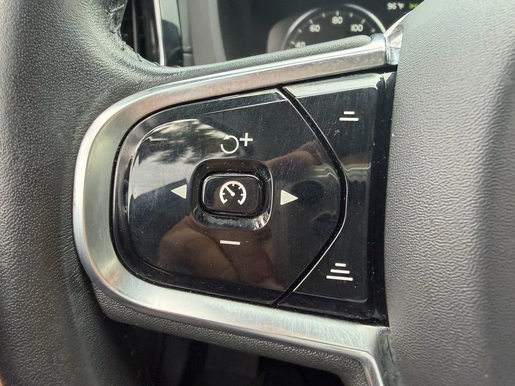 Used 2020 Black Volvo T6 Inscription image 30