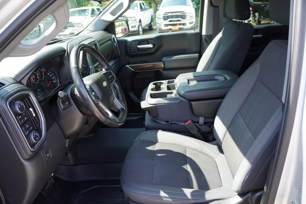 Used 2019 Silver Ice Metallic Chevrolet LT image 16