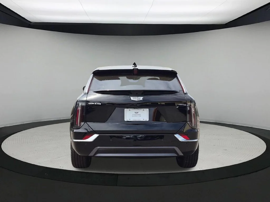 2027 Cadillac OPTIQ Luxury - Photo 4
