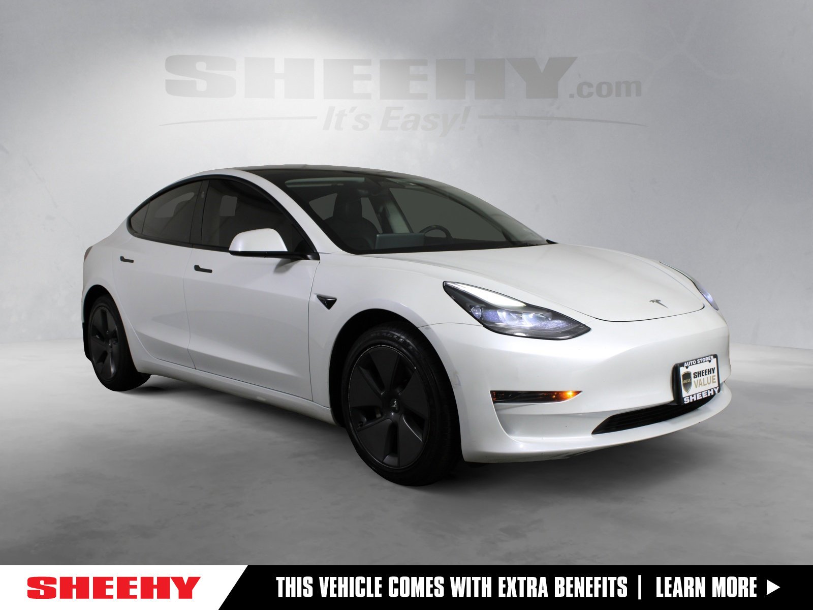 Used 2023 White Tesla Base image 1