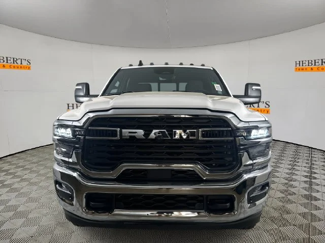 New 2026 Bright White Clear-Coat Exterior Paint RAM Tradesman image 2