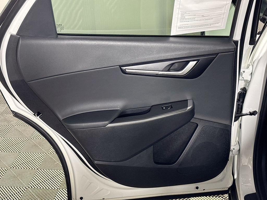 Used 2024 White Kia Light image 19