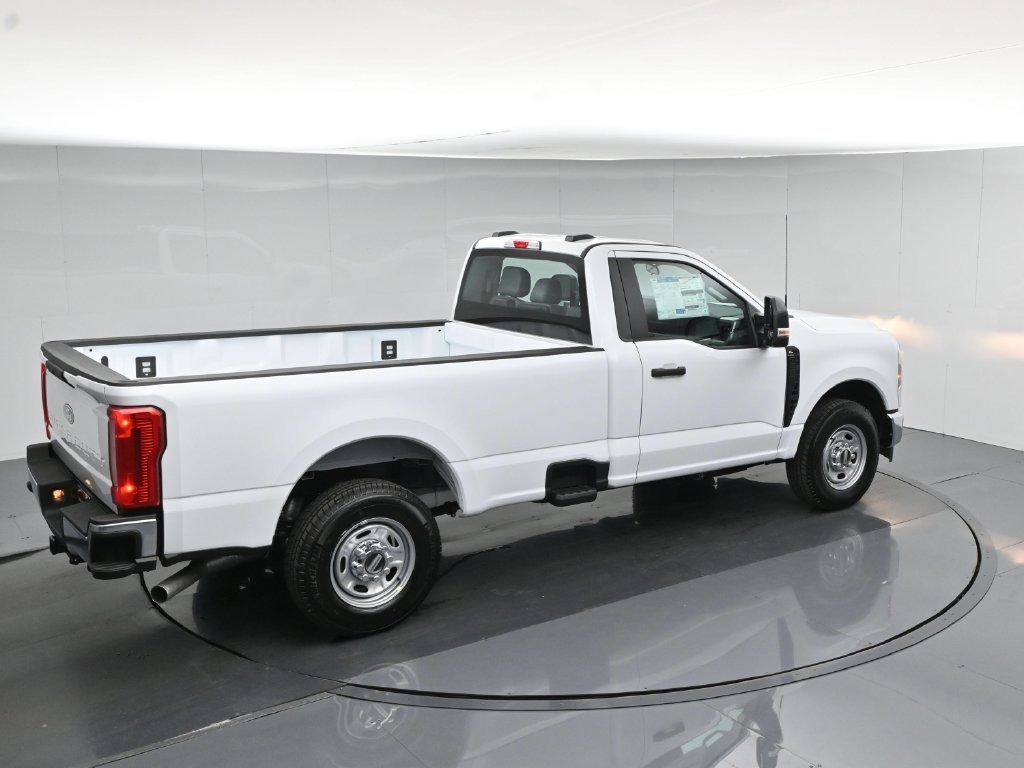 New 2027 Oxford White Ford XL image 35