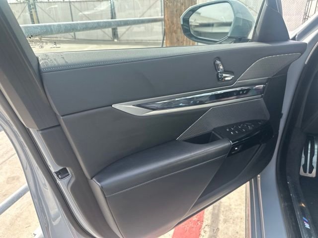 Used 2024 Gray BMW 760i xDrive image 11