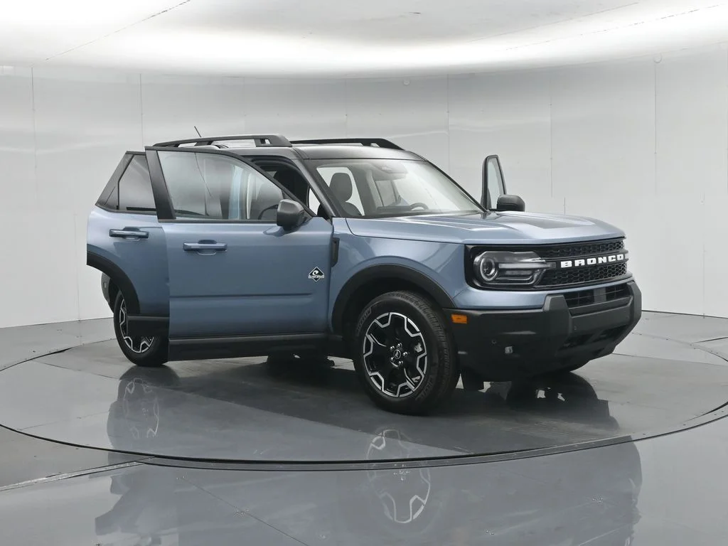 Certified Used 2025 Gray Ford Outer Banks image 35