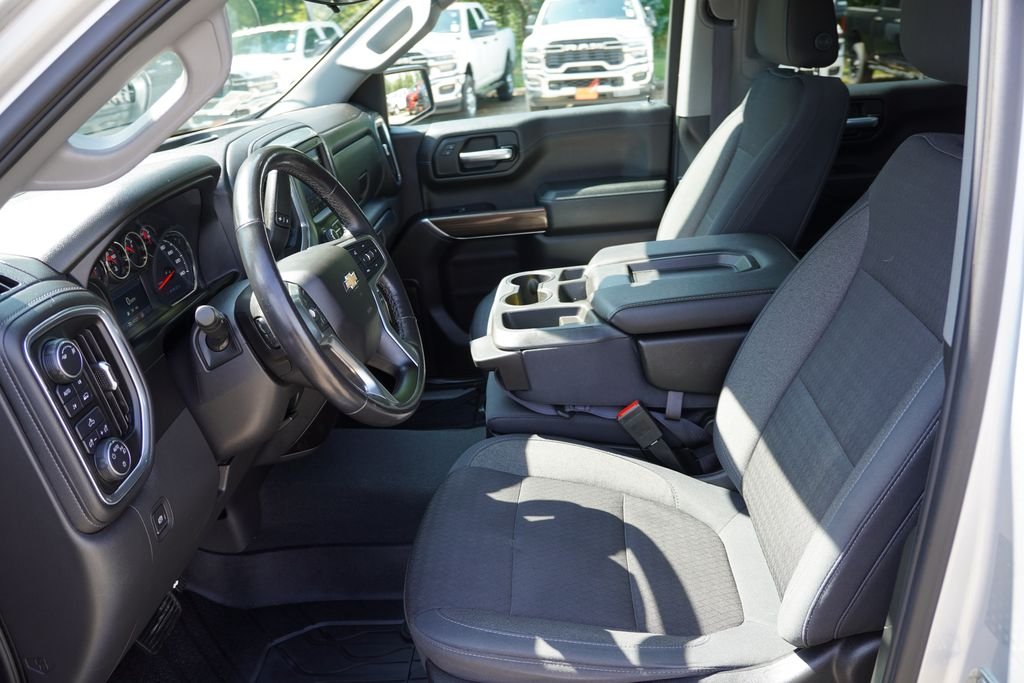 Used 2019 Silver Ice Metallic Chevrolet LT image 16