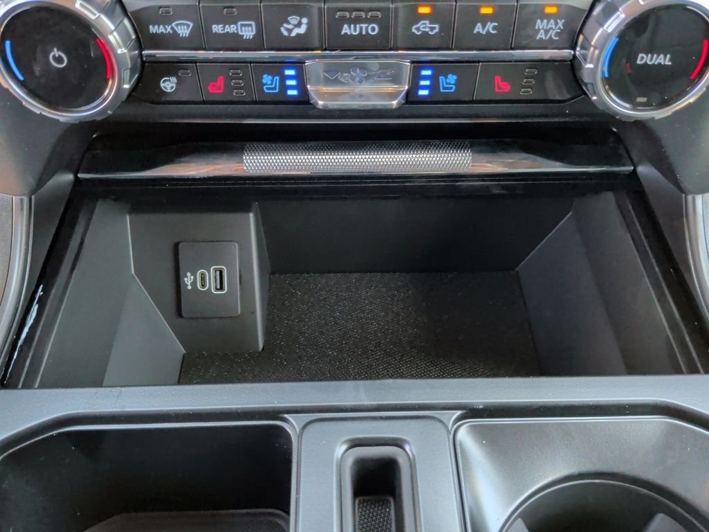 New 2026 Black Ford Lariat image 31