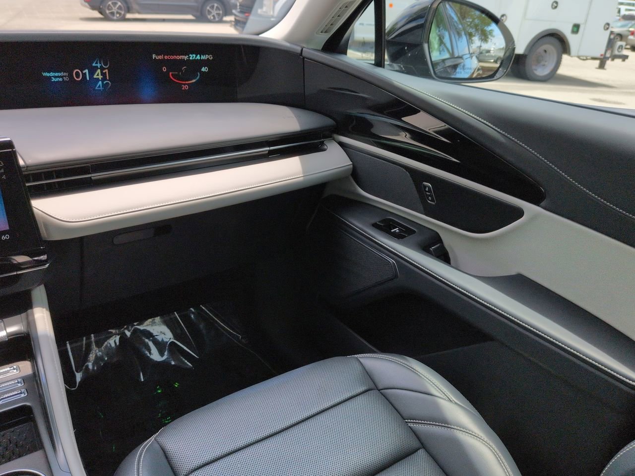 Used 2024 Blue Lincoln Premiere image 19