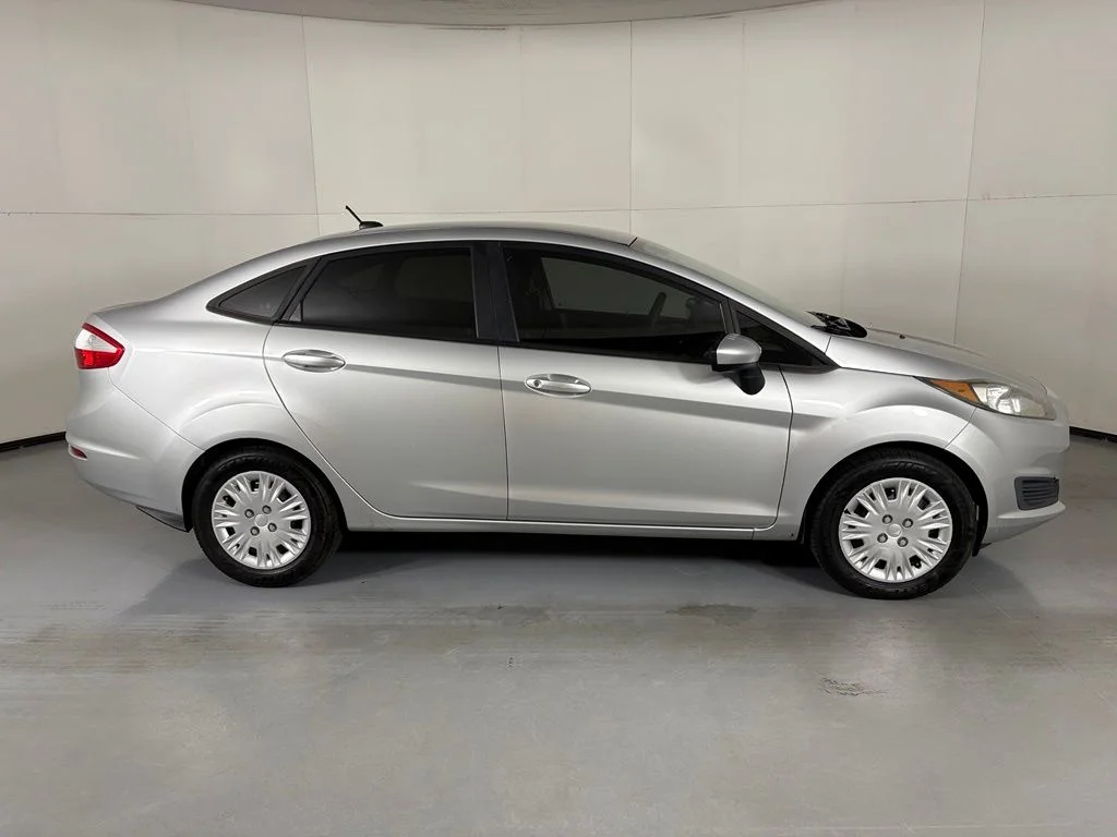 Used 2015 Silver Ford S image 9