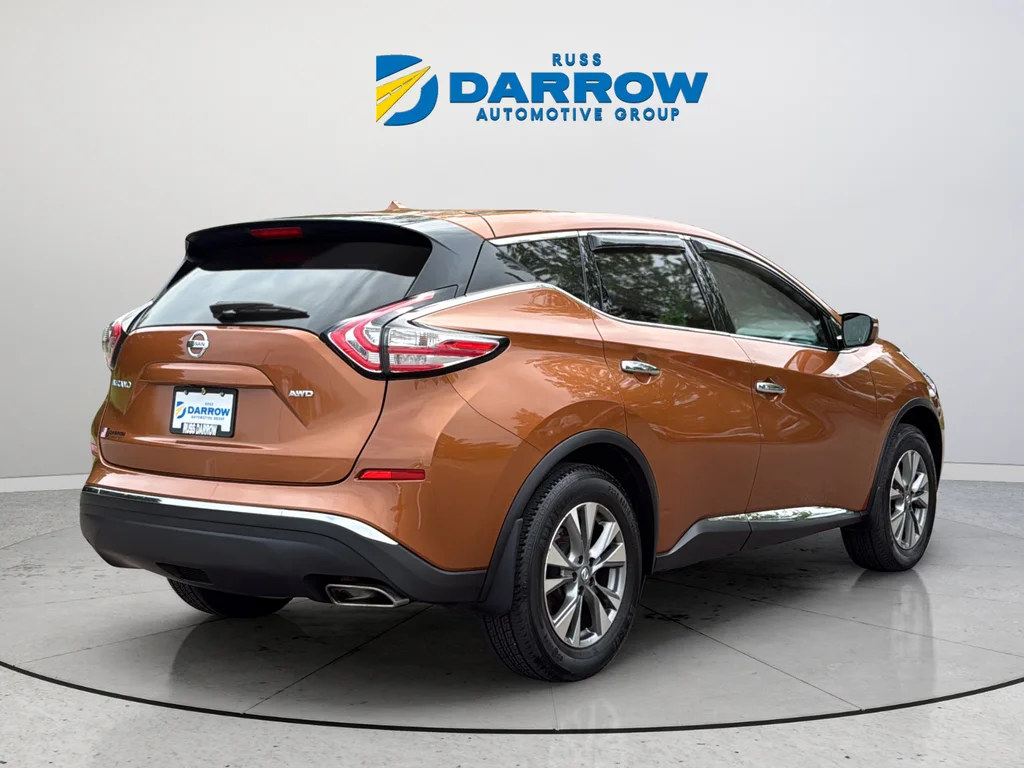 Used 2015 Orange Nissan S image 5