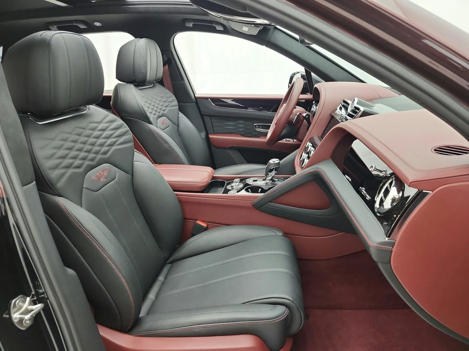Used 2025 Black Crystal/Cricket Ball Bentley Azure AWD image 19