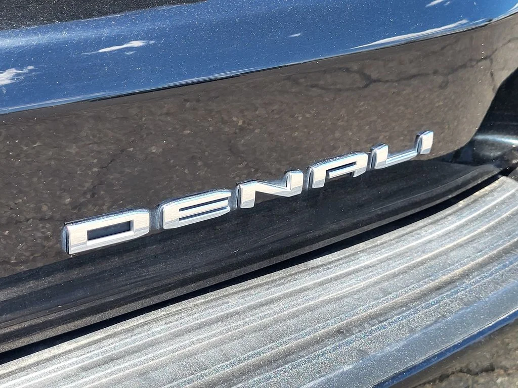 Used 2024 Onyx Black GMC Denali image 9