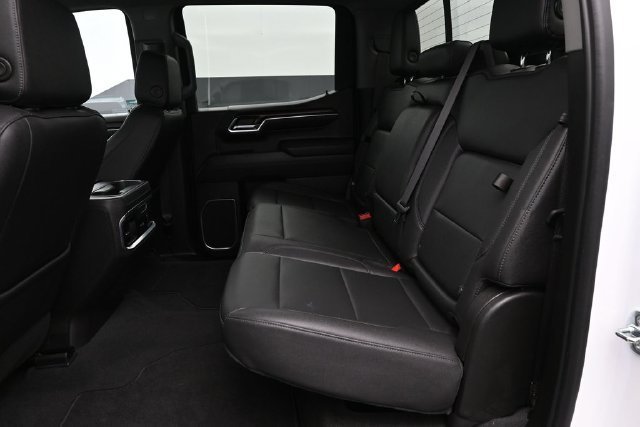 2023 GMC Sierra 1500 SLT - Photo 11