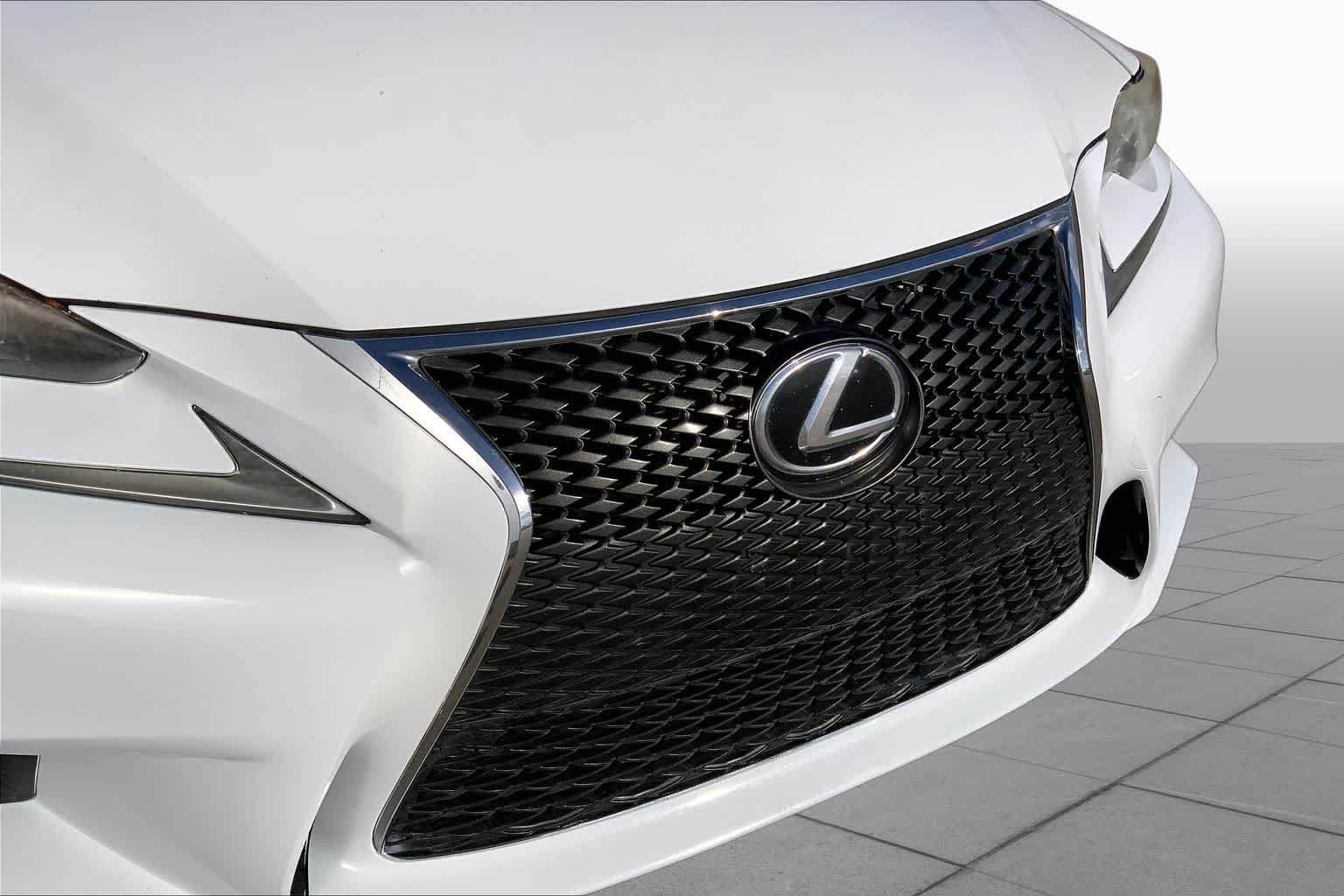 Used 2014 Ultra White Lexus  image 29