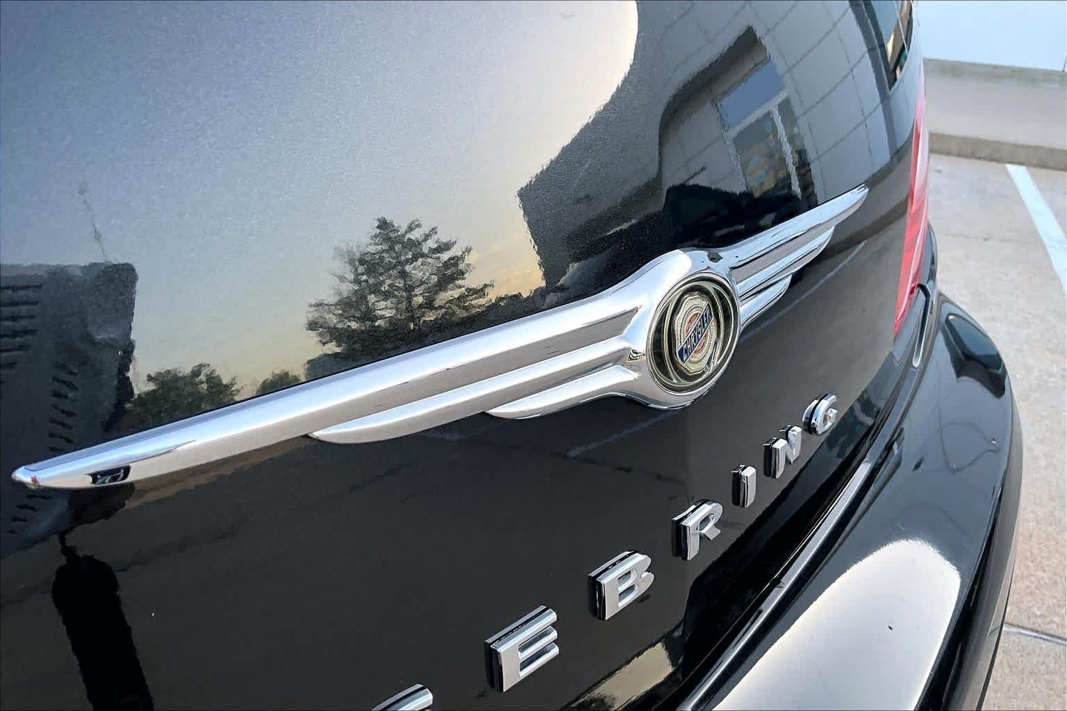 Used 2010 Brilliant Black Crystal Pearl Chrysler Touring image 26