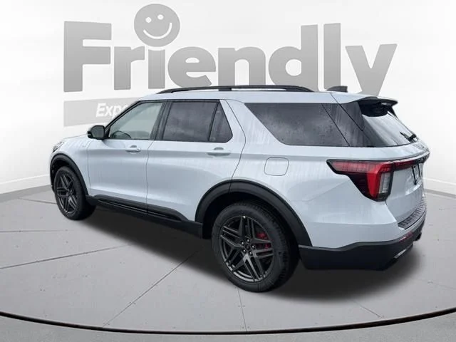 New 2026 Space White Metallic Ford ST-Line image 5