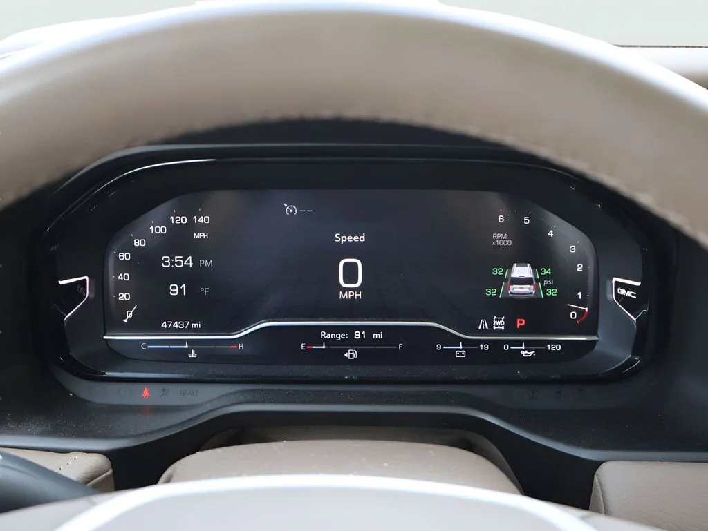Used 2023 White Frost Tricoat GMC Denali image 31