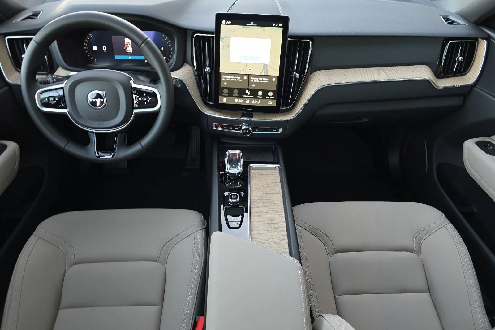 2026 Volvo XC60 Plus - Photo 12