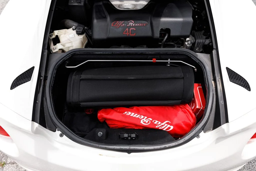Used 2016 White Alfa Romeo Base image 15