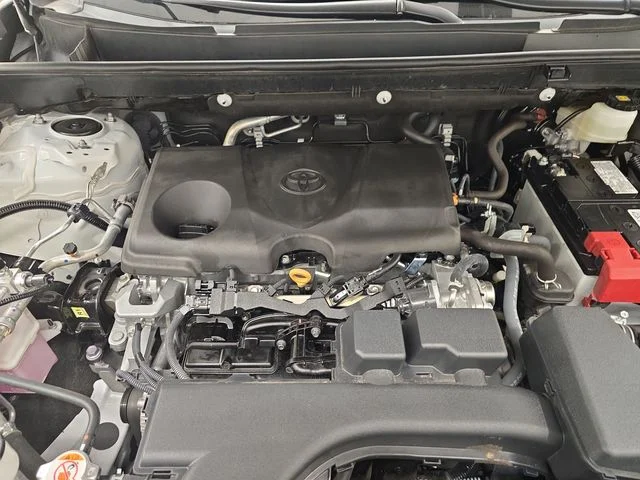 Used 2025 Ice Toyota XLE image 35