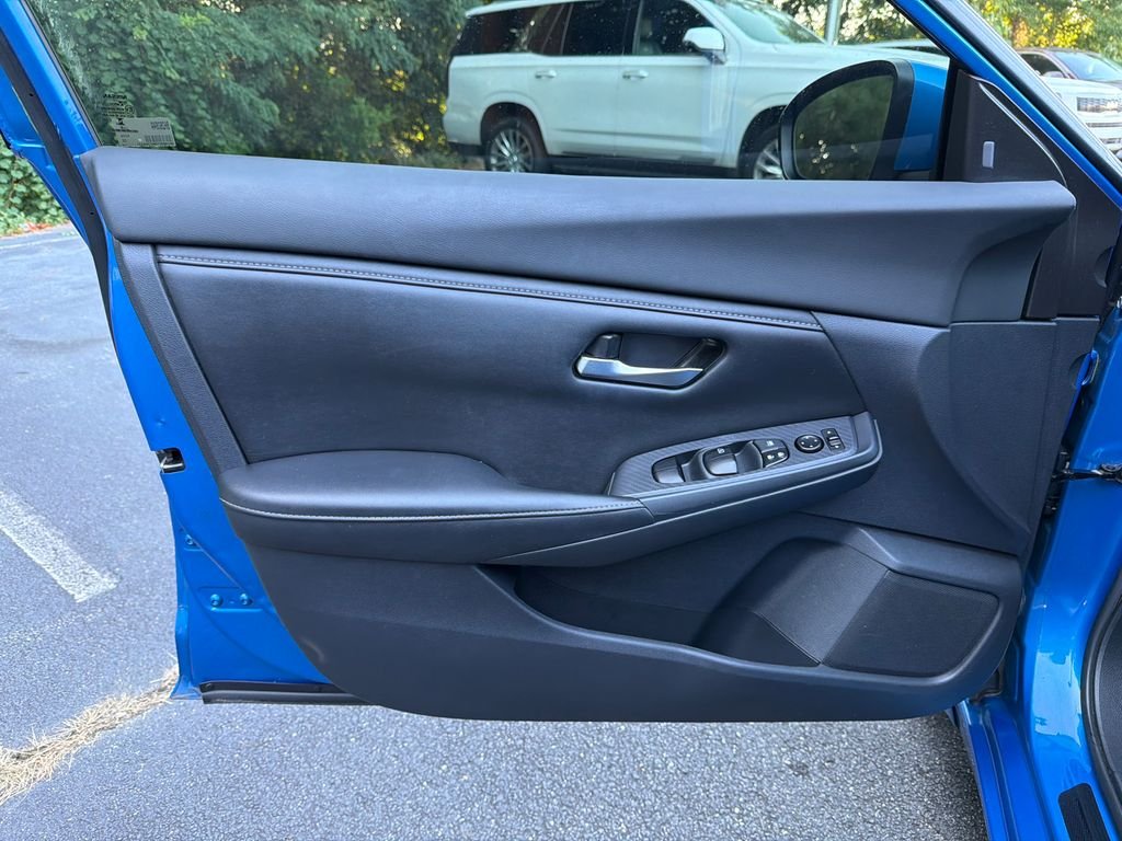 Used 2022 Blue Nissan SV image 10
