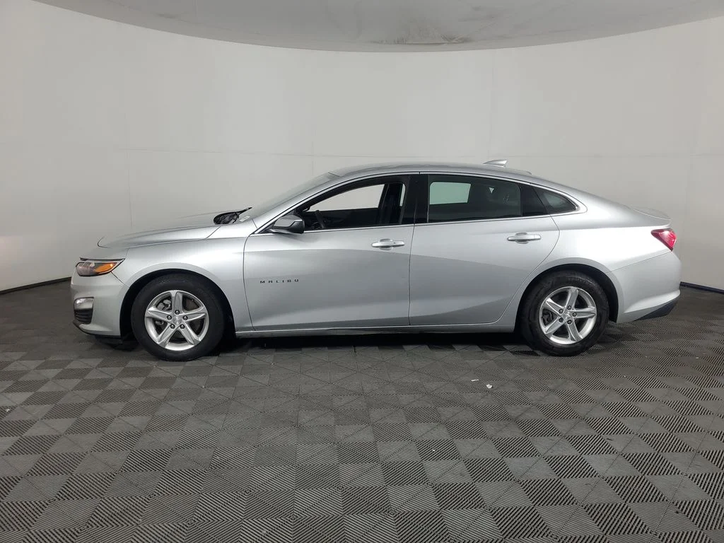 Used 2022 Silver Chevrolet LT image 7