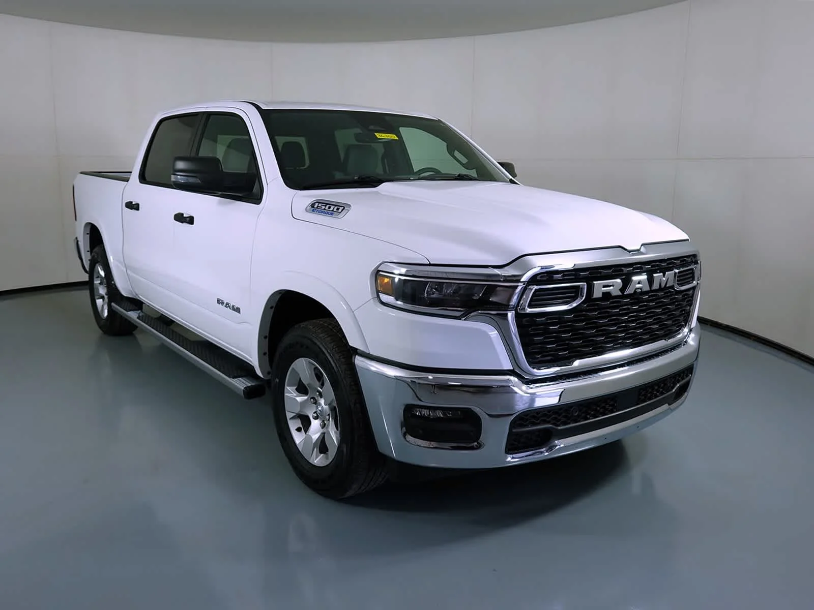2025 RAM 1500 Big Horn/Lone Star 4x4 Crew Cab 5'7's photo
