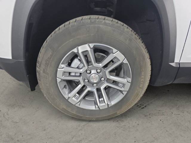 Used 2026 Summit White GMC Elevation image 9