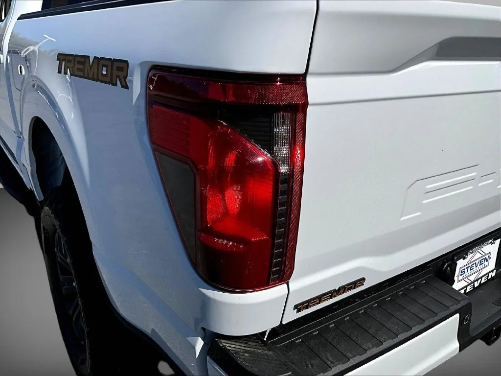 New 2026 Oxford White Ford Tremor® image 34