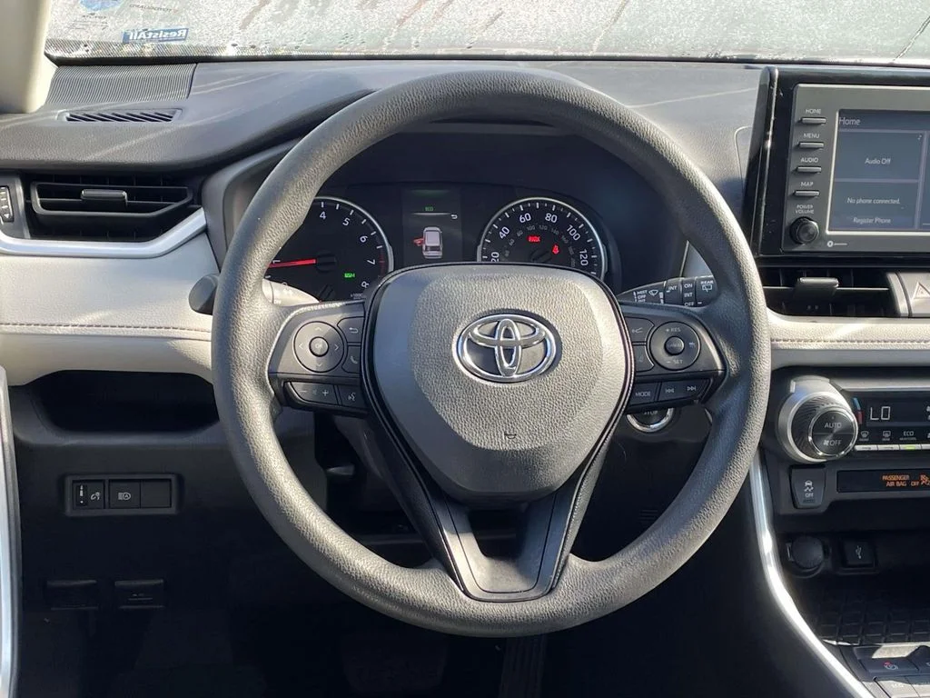 Used 2021  Toyota XLE image 16