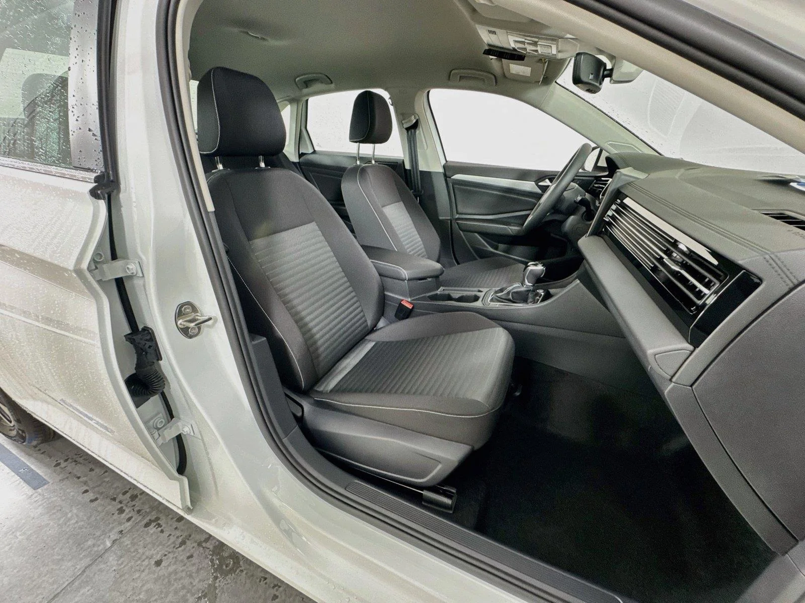 New 2027 Pure White Volkswagen S image 25