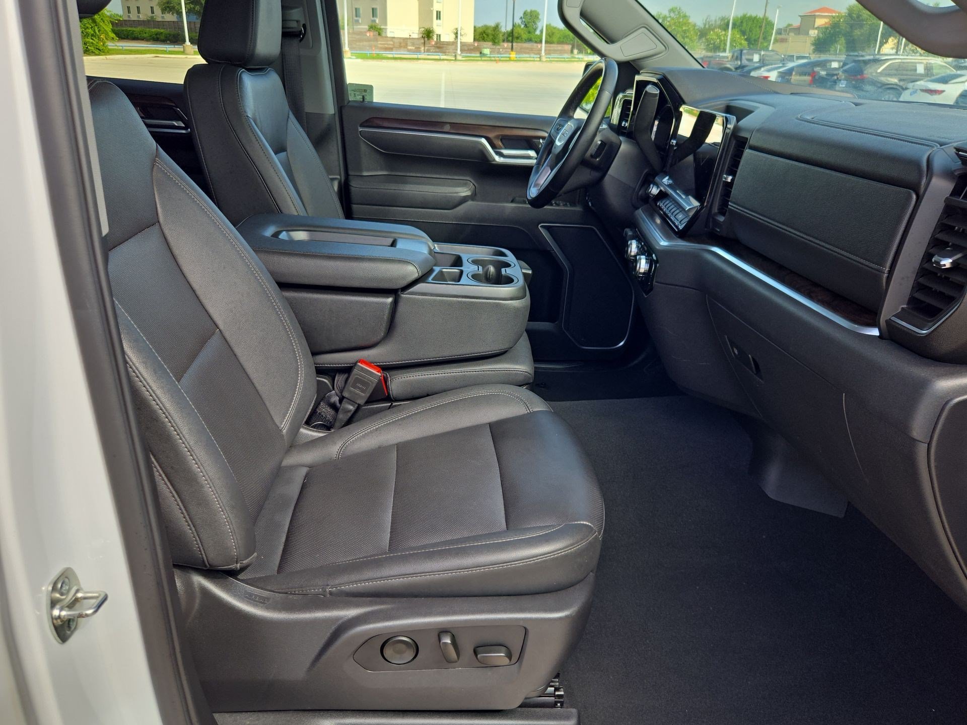 Used 2025 Summit White GMC SLT image 30