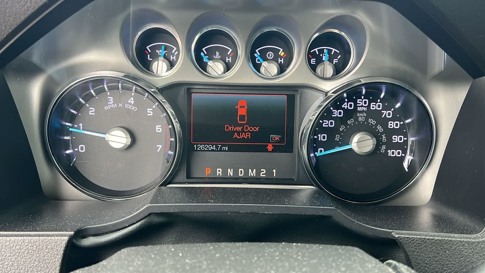 Used 2015 White Platinum Metallic Tri-Coat Ford Platinum image 19
