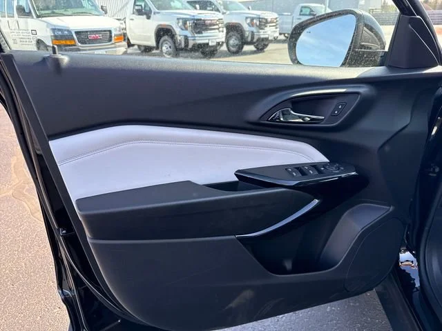 New 2026 Mosaic Black Metallic Chevrolet LT image 11