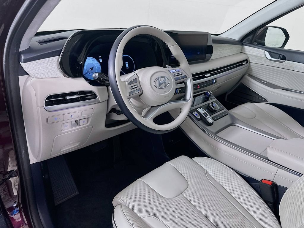Used 2024 Red Hyundai Calligraphy image 9