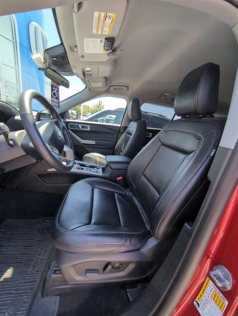 Used 2023 Rapid Red Metallic Tinted Clearcoat Ford XLT image 7