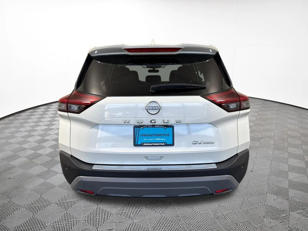 Used 2023 Pearl White Nissan SV image 10