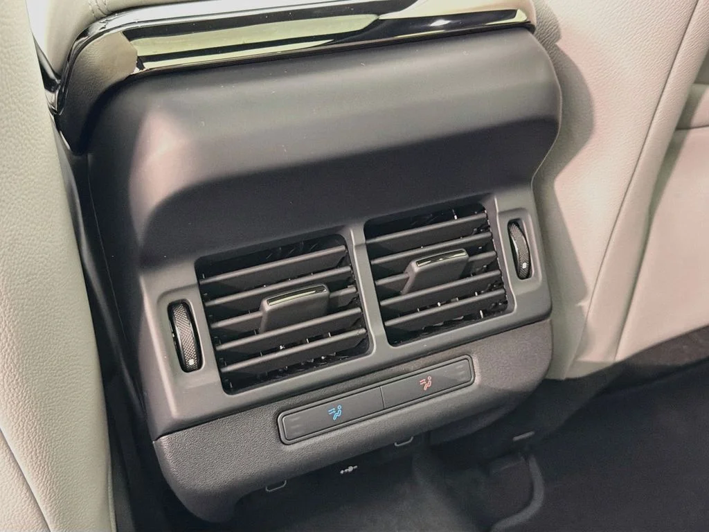 New 2026 Arroios Grey Land Rover S image 27