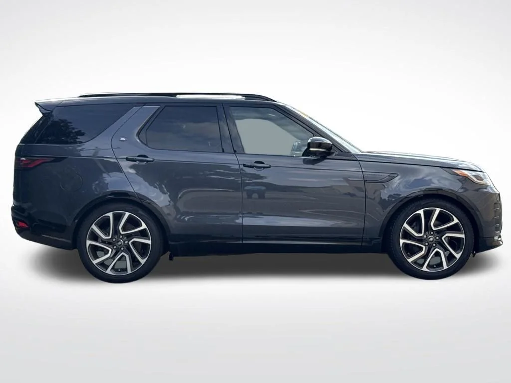 Certified Used 2025 Blue Land Rover Dynamic SE image 4