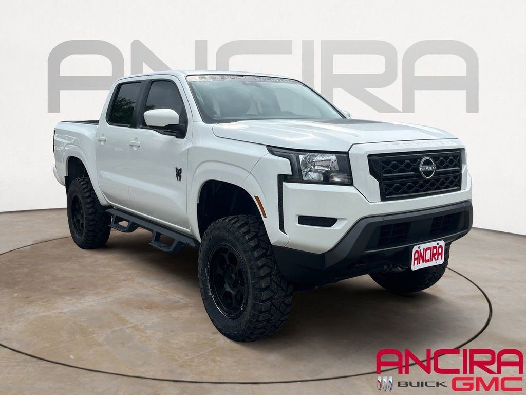 2024 Nissan Frontier SV Crew Cab 4X4 SWB's photo
