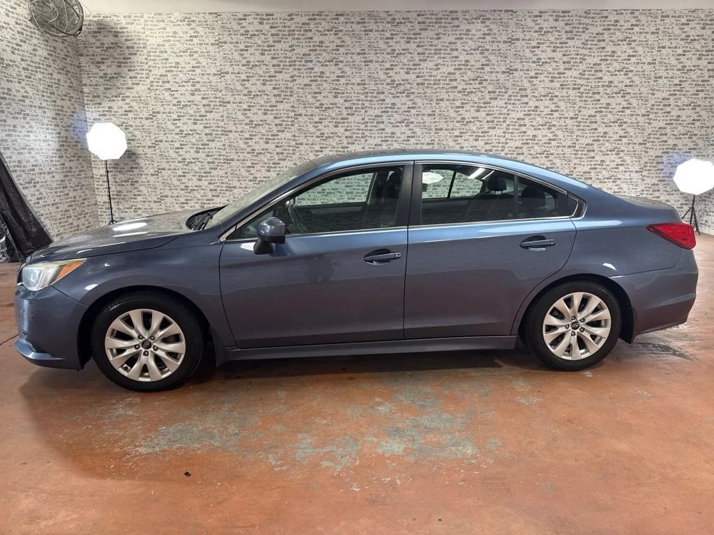 Used 2015 Twilight Blue Metallic Subaru 2.5i image 4