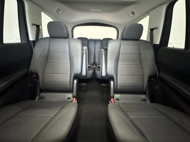 New 2026 MANUFAKTUR Alpine Gray Mercedes-Benz GLS 450 image 8