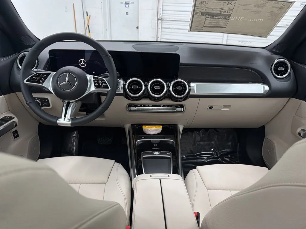 Used 2026 Silver Mercedes-Benz GLB 250 image 21