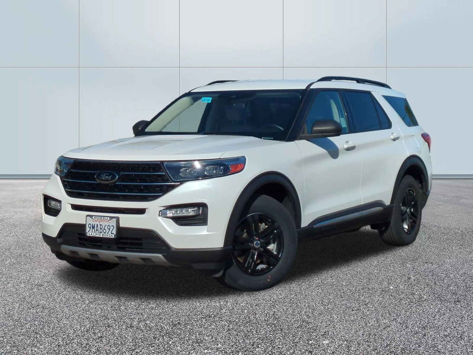 Used 2020 White Ford XLT image 1