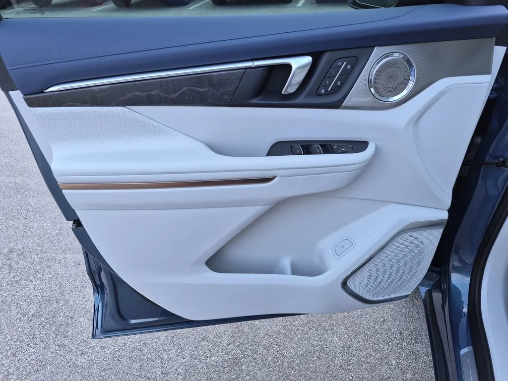 New 2026 Ocean Blue Metallic Buick Avenir image 17