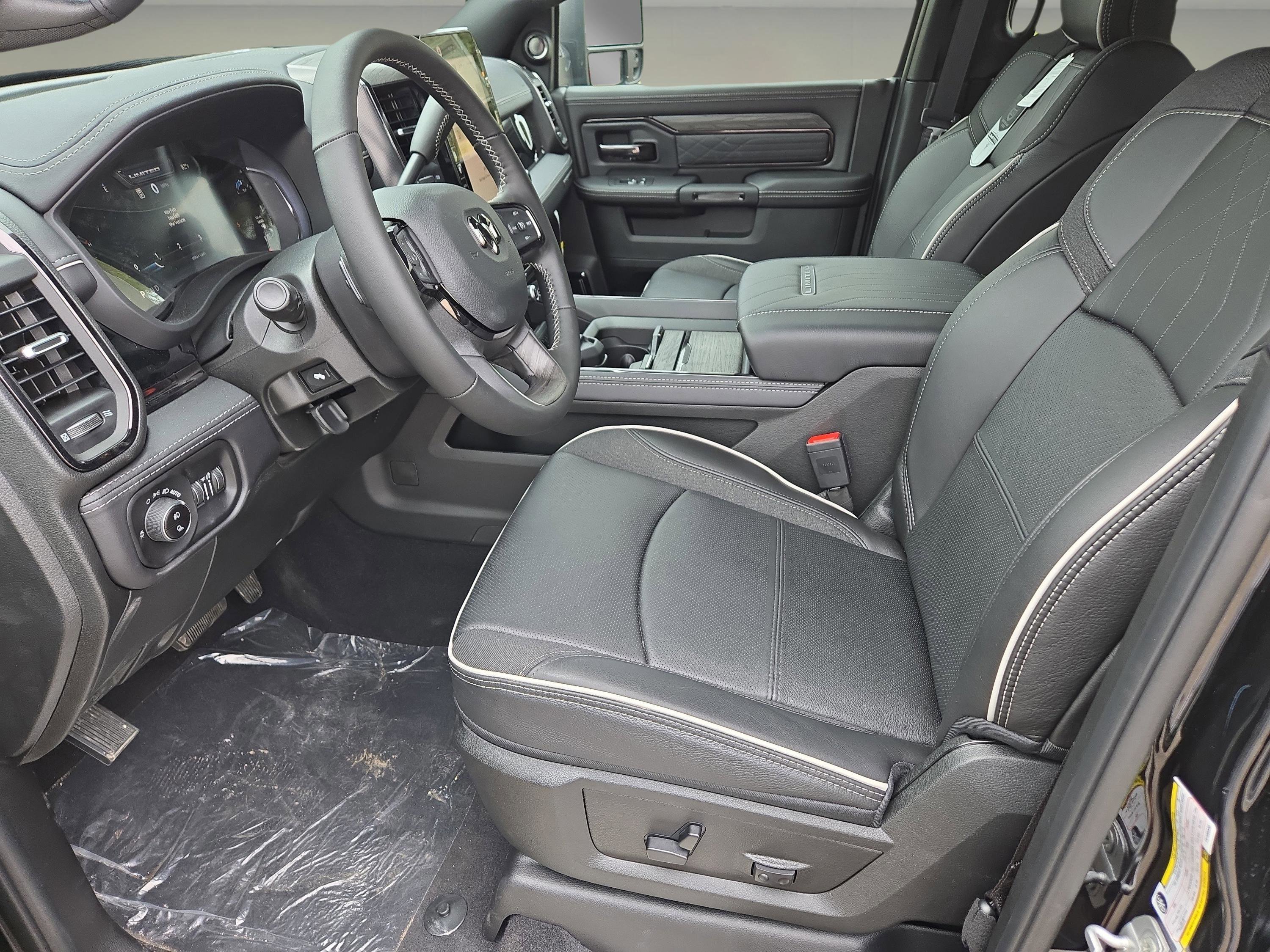 New 2026 Diamond Black Crystal Pearlcoat Ram Limited image 15