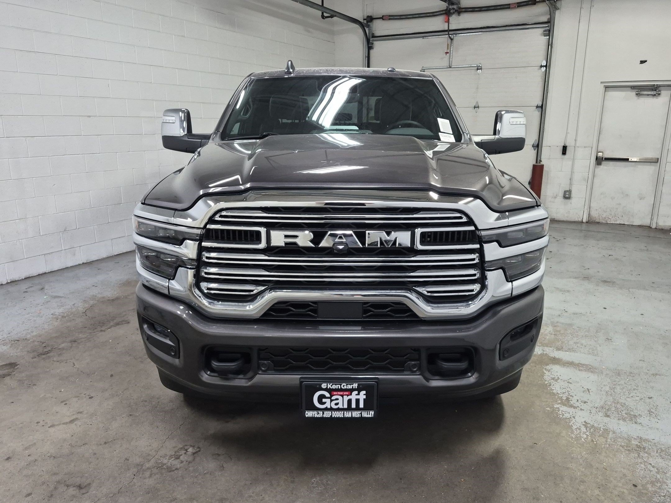 New 2026 Granite Crystal Metallic Clear-Coat Exterior Paint RAM Laramie image 7